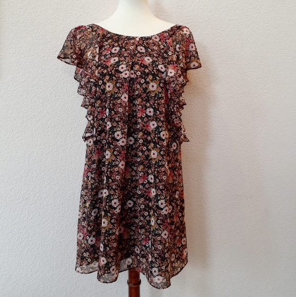 BCBGeneration floral flutter sleeve dress - Picture 2 of 7